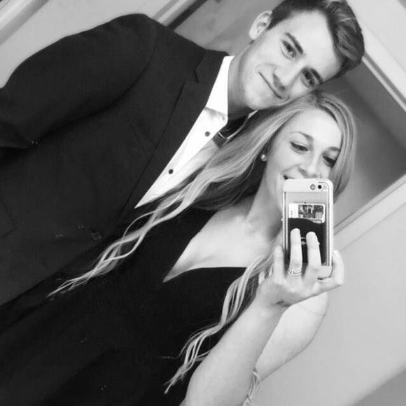 Meet your Posher, Lizzie - Picture 1 of 1